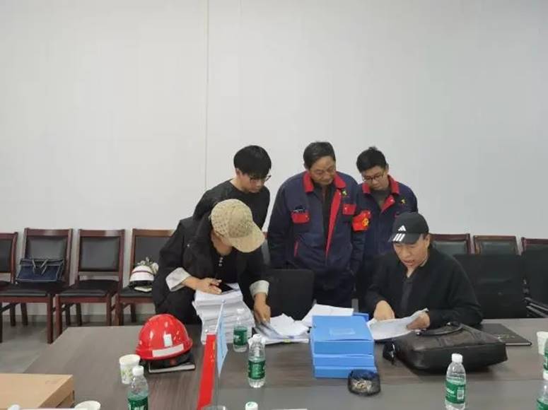 赤峰金通二期電解項(xiàng)目部順利通過赤峰市高新區(qū)國慶節(jié)前安全、質(zhì)量...