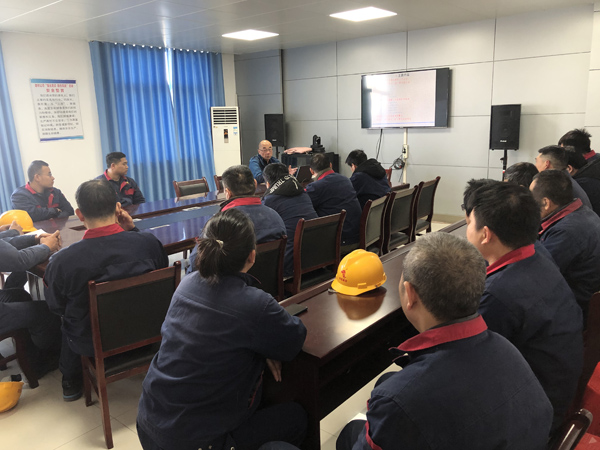 建材公司開展砌塊車間設(shè)備專題培訓(xùn) 建材公司開展砌塊車間設(shè)備專題培訓(xùn)
