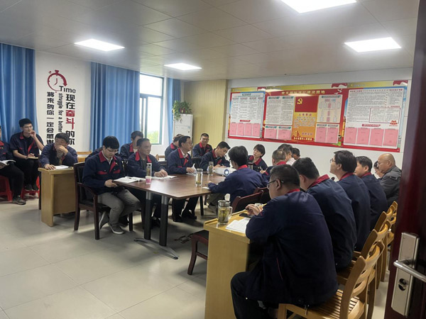 王伍升到建材研究室、建材公司調(diào)研