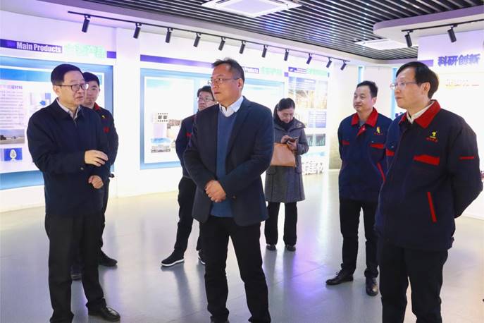 蔣培進到銅冠建安慰問困難職工并調(diào)研 蔣培進到銅冠建安慰問困難職工并調(diào)研